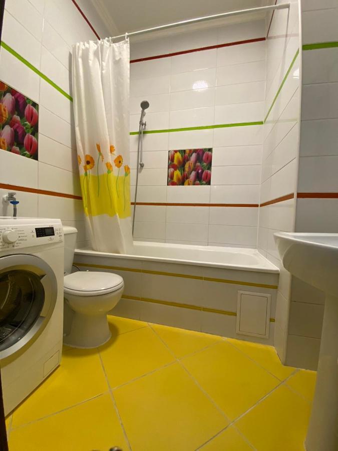 Двух Или Однокомнатные Апартаменты На Бульваре Леси Украинки 7А เคียฟ ภายนอก รูปภาพ